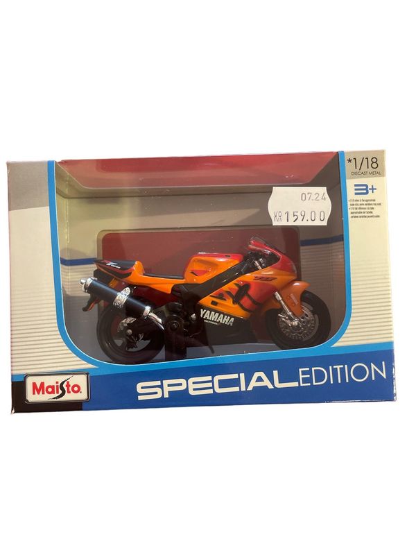 MAISTO 1:18 MOTORSYKKEL YAMAHA YZF-R7 - Maisto