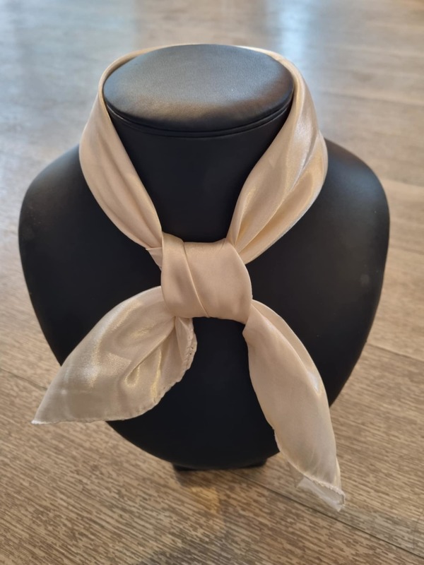 Silke skjerf ensfarget