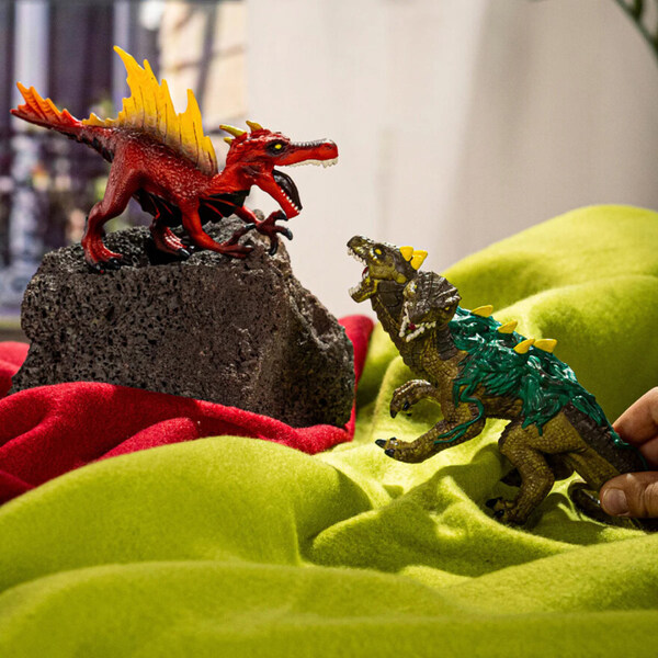 Schleich Fire Saurian vs. Jung Fire Saurian vs. Jung - Schleich