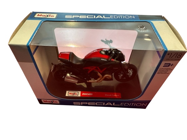 Maisto 1:18 MOTORBIKE Ducati Diavel Carbon Ducati Diavel Carbon - Burago