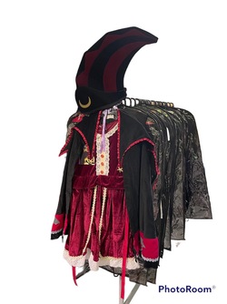 Miriam av Gral (str. 4-5 år) kjole, kappe og hatt 4-5 år - Halloween