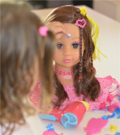 DUKKE - HF SMINKE- OG HÅRDUKKE BROWN Rosa - happy friend