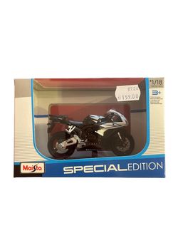 MAISTO 1:18 MOTORSYKKEL HONDA CBR1000RR - Maisto