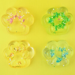SQUISHY CAT PAW CLEAR GLITTER 130G 10cm Assorterte farger - Fidget Toys